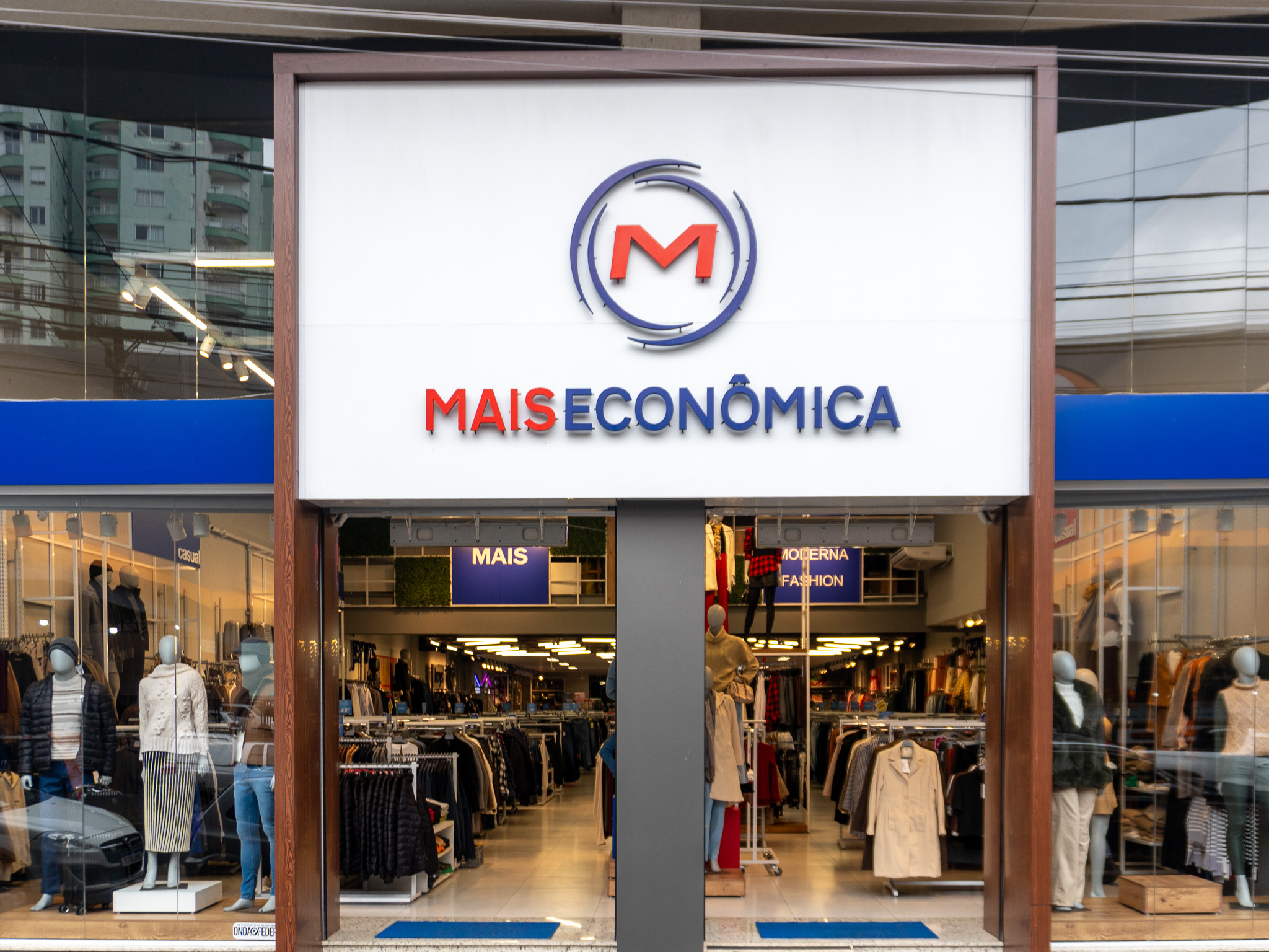 Loja Mais Econômica - Fachada moderna